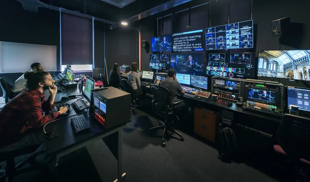 Regia televisiva dei Celebro Studios; foto d’archivio pubblicata nel 2019, illustrativa dei processi di produzione video.