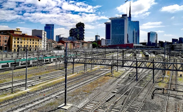 Lo skyline di Porta Nuova e la stazione Milano Porta Garibaldi